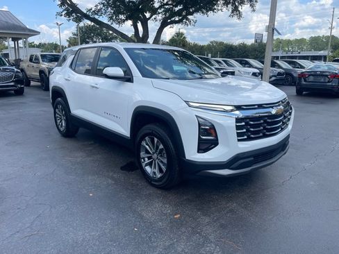 Used 2026 Chevrolet Equinox LT FWD image 8