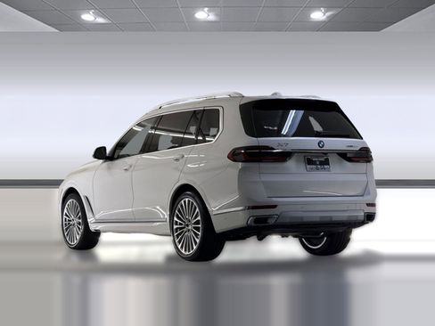 New 2026 BMW X7 xDrive40i image 3