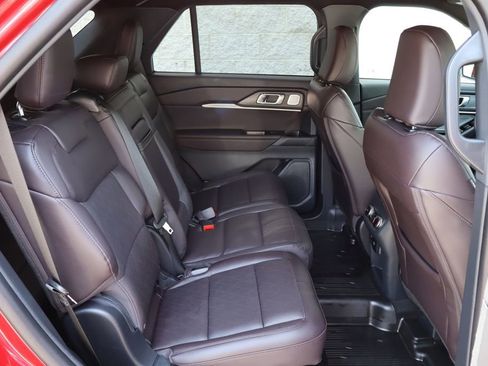 Used 2026 Ford Explorer Platinum AWD/4WD image 34