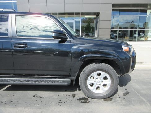 Used 2024 Toyota 4Runner SR5 AWD/4WD image 12