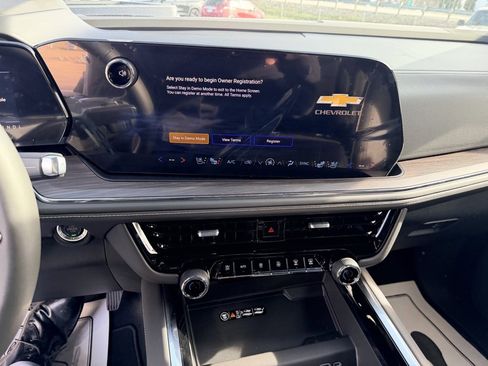New 2026 Chevrolet Suburban Premier image 19