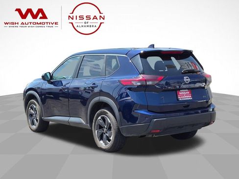 Certified 2024 Nissan Rogue SV FWD image 7
