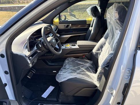 New 2026 Cadillac Vistiq Luxury image 8