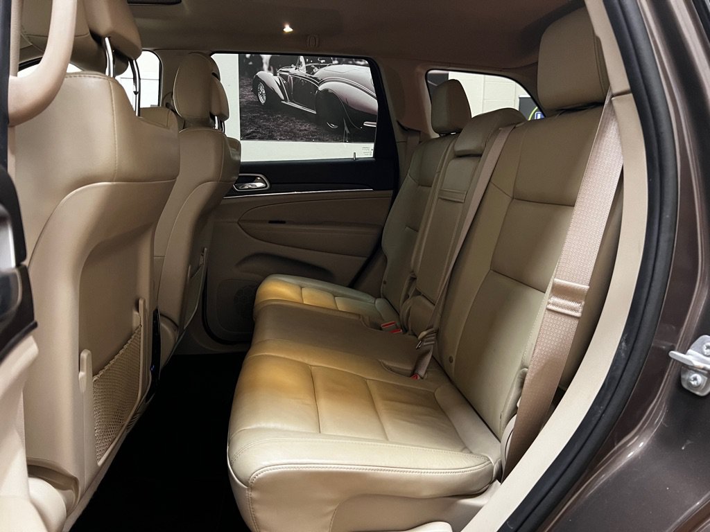 Used 2019 Jeep Grand Cherokee Limited AWD/4WD image 18