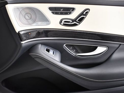 Used 2018 Mercedes-Benz S 560 Sedan image 47
