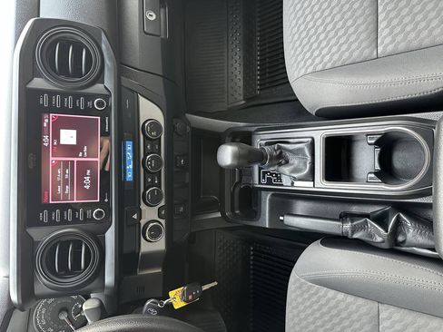 Used 2023 Toyota Tacoma SR AWD/4WD image 31