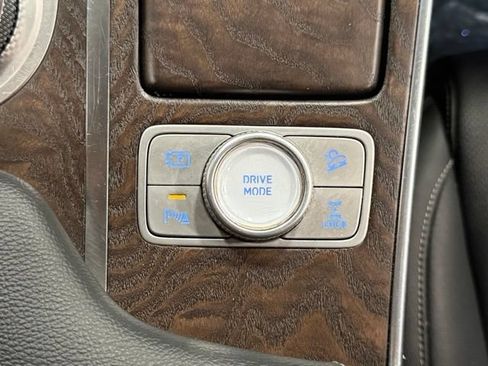 Used 2024 Genesis GV80 2.5T AWD/4WD image 32