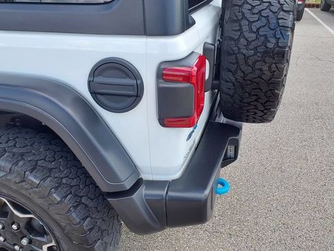 Used 2022 Jeep Wrangler Unlimited Rubicon 4xe w/ Cold Weather Group AWD/4WD image 31