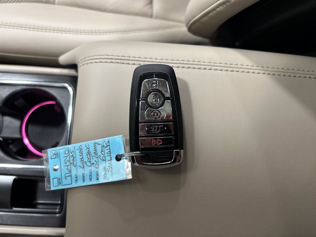 Certified 2025 Lincoln Corsair Grand Touring w/ Rear Removable Package Tray AWD/4WD image 22