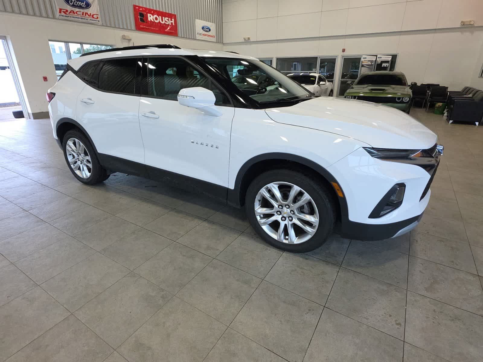 Used 2019 Chevrolet Blazer LT w/ Sun and Wheels Package FWD image 4