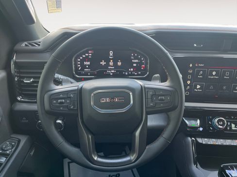 Used 2025 GMC Sierra 1500 AT4 w/ AT4 Premium Package AWD/4WD image 13
