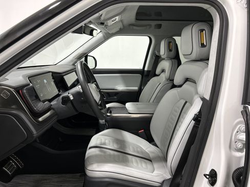 Used 2023 Rivian R1S Adventure AWD/4WD image 20