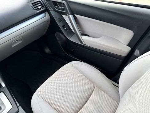 Used 2015 Subaru Forester 2.5i Premium w/ All-Weather Package image 14