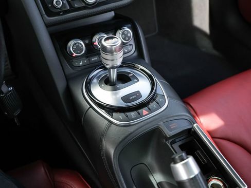 Used 2014 Audi R8 V8 w/ Enhanced Leather Package AWD/4WD image 8