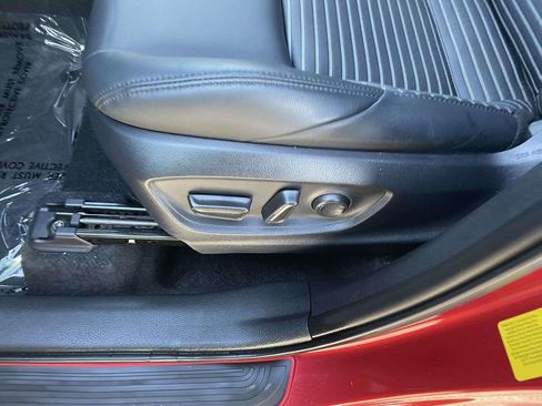 Used 2025 Toyota Corolla Cross AWD Hybrid w/ Convenience Package image 30