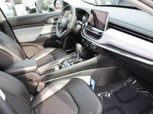 Used 2022 Jeep Compass Latitude w/ Sun and Sound Group image 33