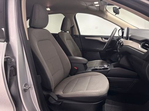 Used 2020 Ford Escape SE image 16