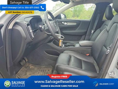 Used 2024 Volvo XC40 B5 Ultimate w/ Protection Package Premier AWD/4WD image 9