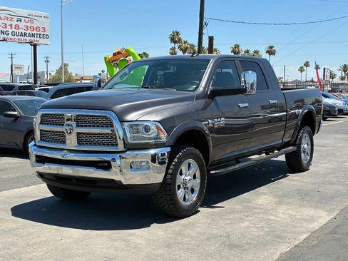 Used 2016 RAM 2500 Laramie AWD/4WD image 2