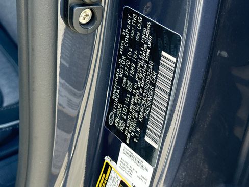 Used 2025 Hyundai Venue Limited image 29