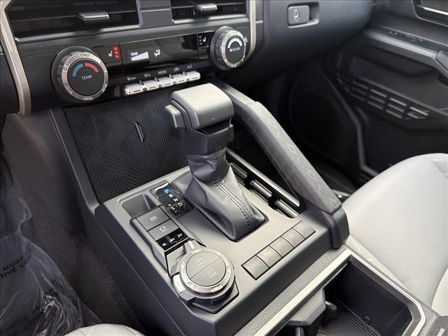 Used 2026 Toyota Tacoma SR5 AWD/4WD image 18
