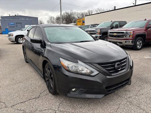 Used 2017 Nissan Altima 2.5 SR image 3
