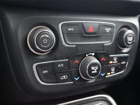 Used 2017 Jeep Compass Latitude w/ Popular Equipment Group image 20