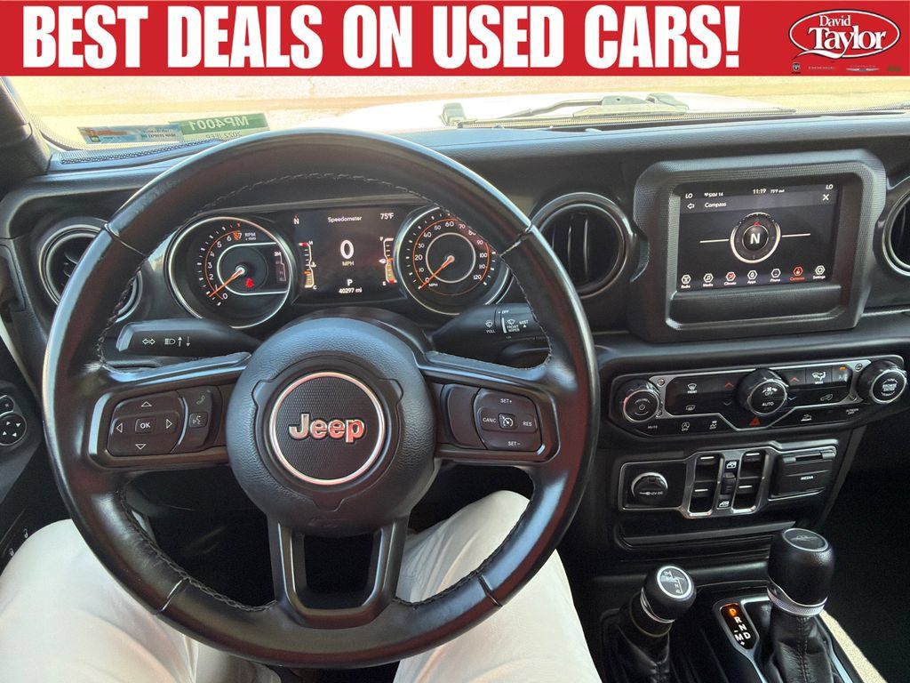 Used 2022 Jeep Gladiator Sport AWD/4WD image 16