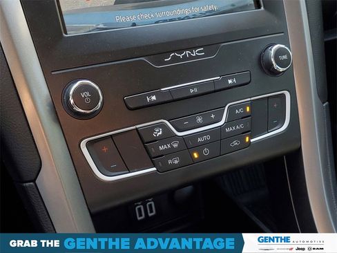 Used 2020 Ford Fusion SE image 20
