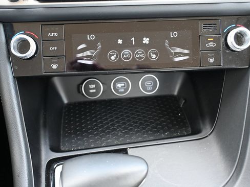 Used 2025 Genesis G70 2.5T RWD image 22