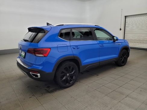 Used 2023 Volkswagen Taos SE w/ Panoramic Sunroof Package AWD/4WD image 10