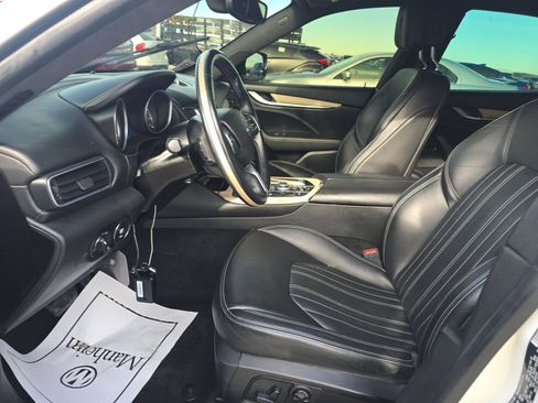 Used 2018 Maserati Levante GranLusso image 13