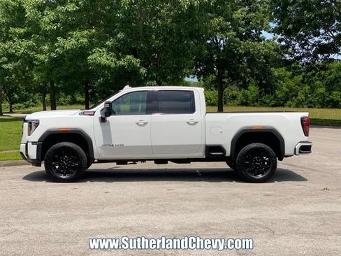 Used 2025 GMC Sierra 2500 AT4 AWD/4WD image 4