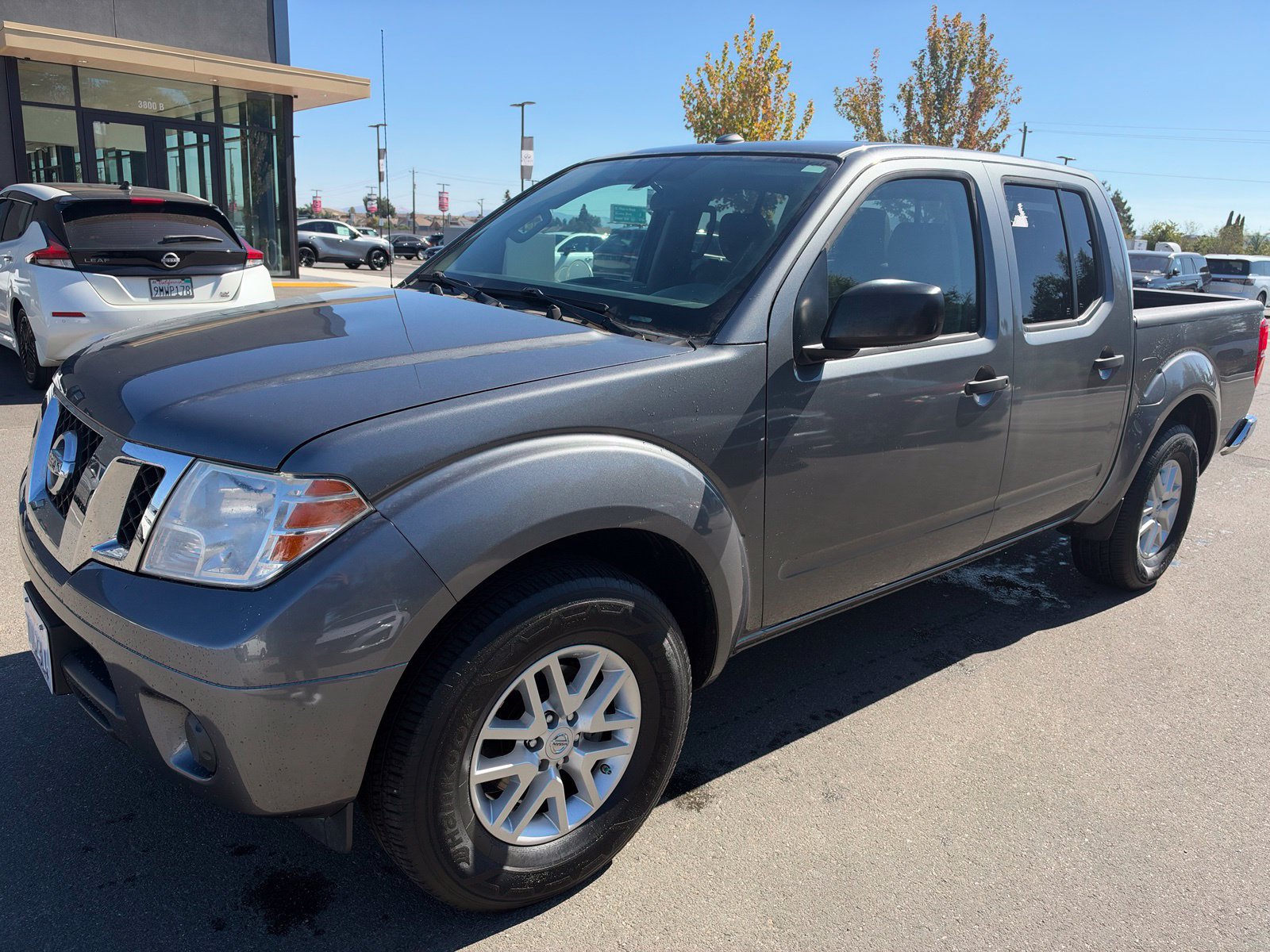 Used 2017 Nissan Frontier SV RWD image 2