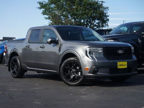 Used 2025 Ford Maverick Lobo AWD/4WD image 2