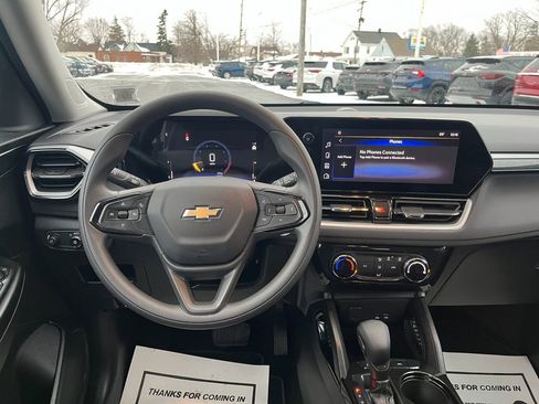 Certified 2024 Chevrolet TrailBlazer LT FWD image 3