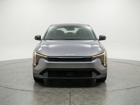 Used 2025 Kia K4 LXS image 2