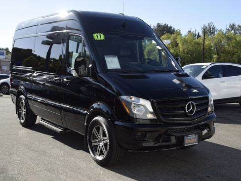 Used 2017 Mercedes-Benz Sprinter 2500 image 8