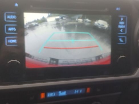 Used 2016 Toyota Tacoma TRD Off-Road w/ Premium & Technology Package image 33