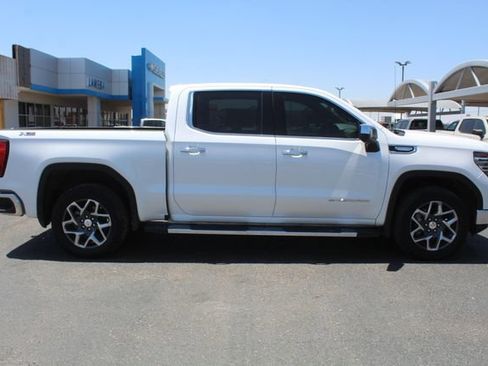 Used 2025 GMC Sierra 1500 SLT AWD/4WD image 2