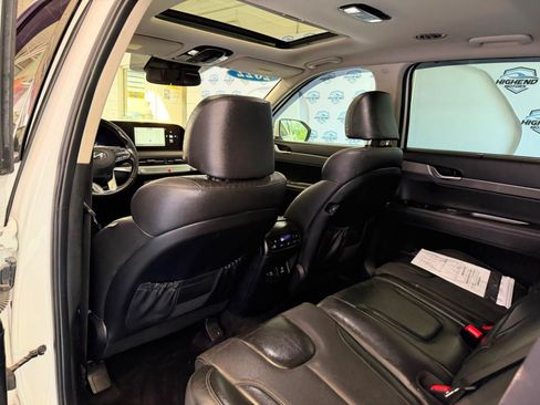 Used 2022 Hyundai Palisade SEL w/ 8P Bench Seat Package FWD image 18