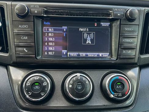 Used 2015 Toyota RAV4 LE FWD image 16