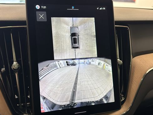 New 2026 Volvo XC60 B5 Plus w/ Climate Package AWD/4WD image 18