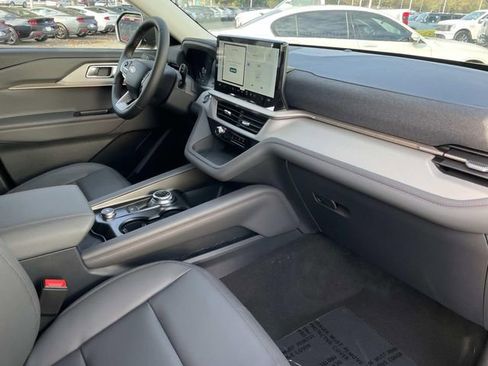 New 2026 Ford Explorer Active w/ Active Comfort Package image 24