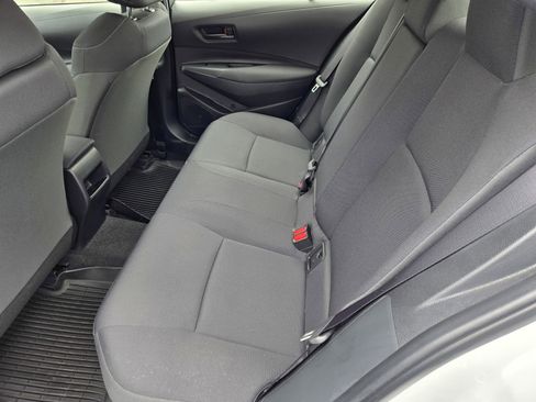 Used 2022 Toyota Corolla LE image 11