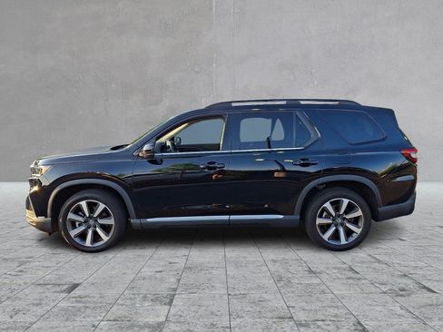 Used 2024 Honda Pilot Touring image 4
