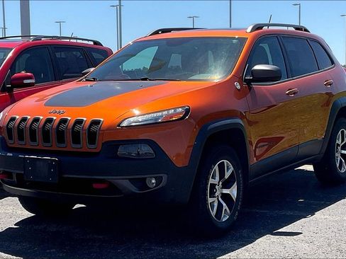 Used 2015 Jeep Cherokee Trailhawk w/ Comfort/Convenience Group AWD/4WD image 4