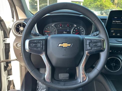 Used 2025 Chevrolet Blazer LT FWD image 14