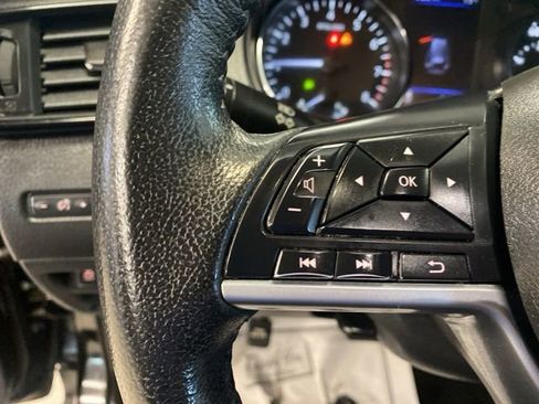 Used 2020 Nissan Rogue SV AWD/4WD image 15