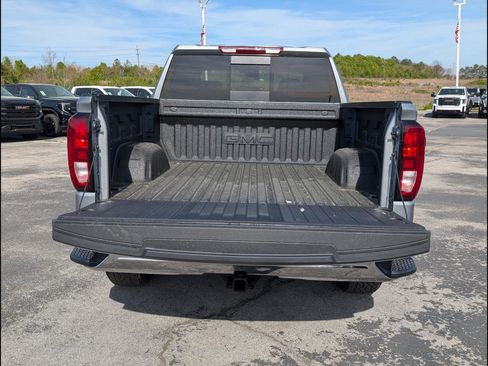 New 2026 GMC Sierra 1500 SLE w/ Preferred Package AWD/4WD image 18